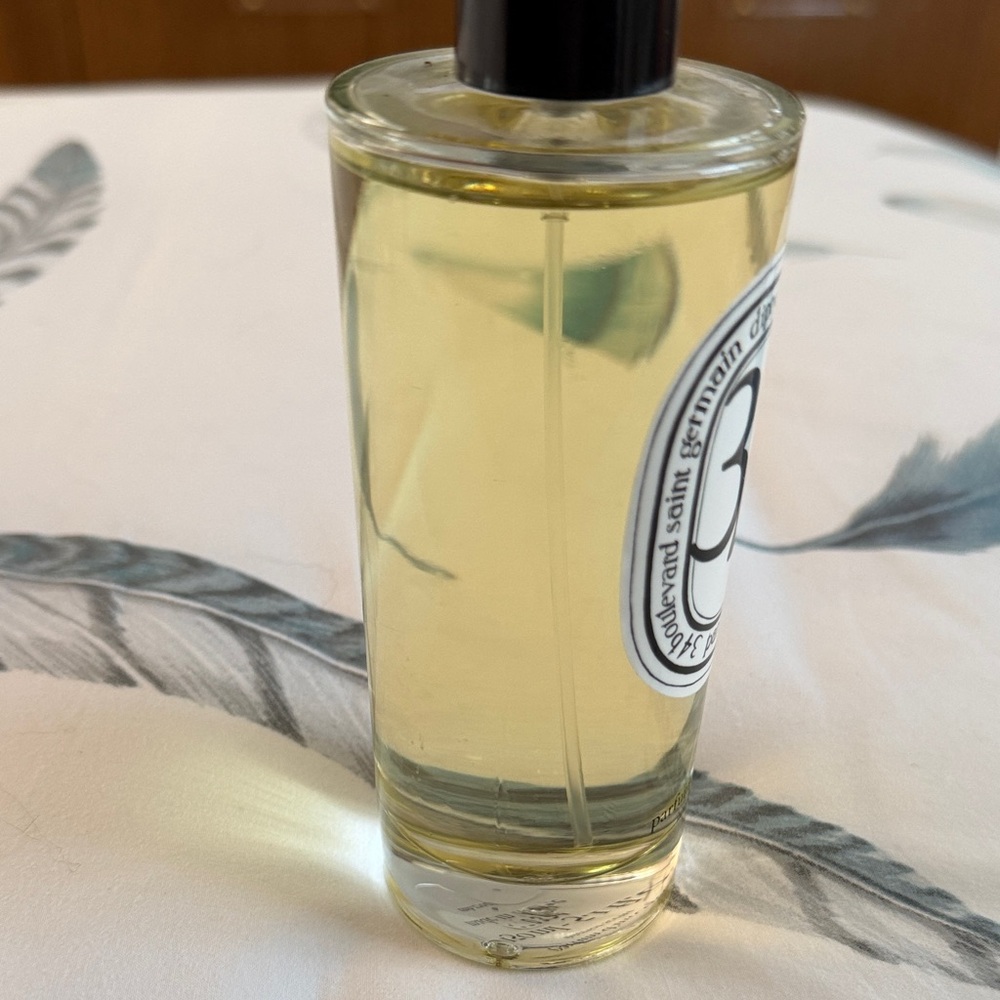 Diptyque 34 Boulevard Saint Germain Interior Scent - Golden Hue - Picture 3 of 7